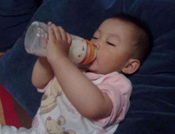 母乳严重不足怎么混合喂养好,母乳完全不够怎么办