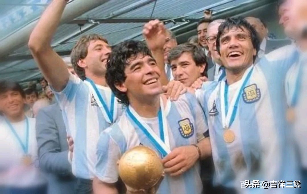 致敬马拉多纳之“穿越千年的竞技”:从古代蹴鞠到现代足球