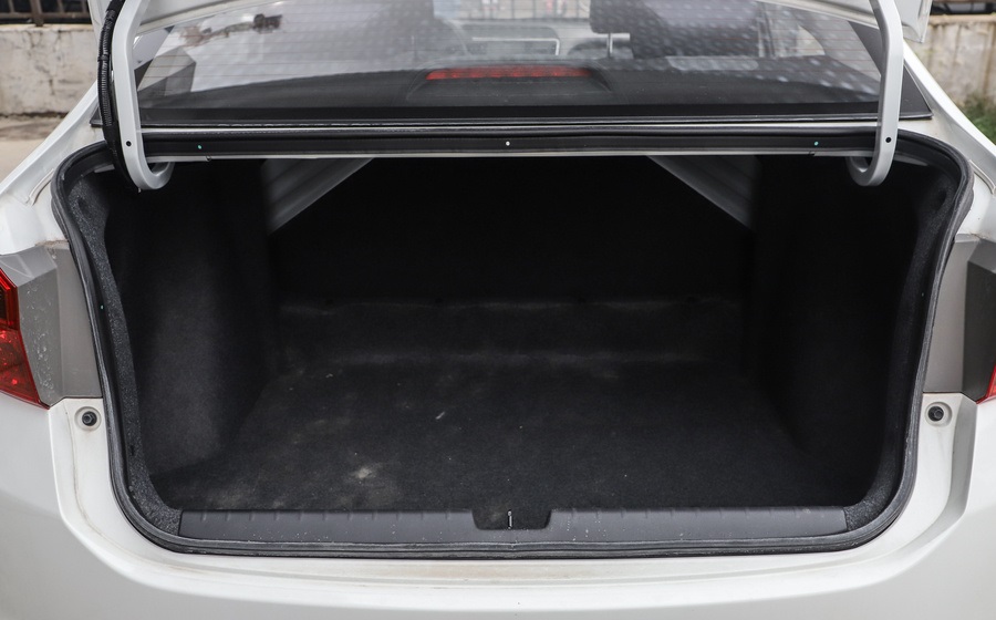 飞度8万左右,新车指导价85800的18款飞度