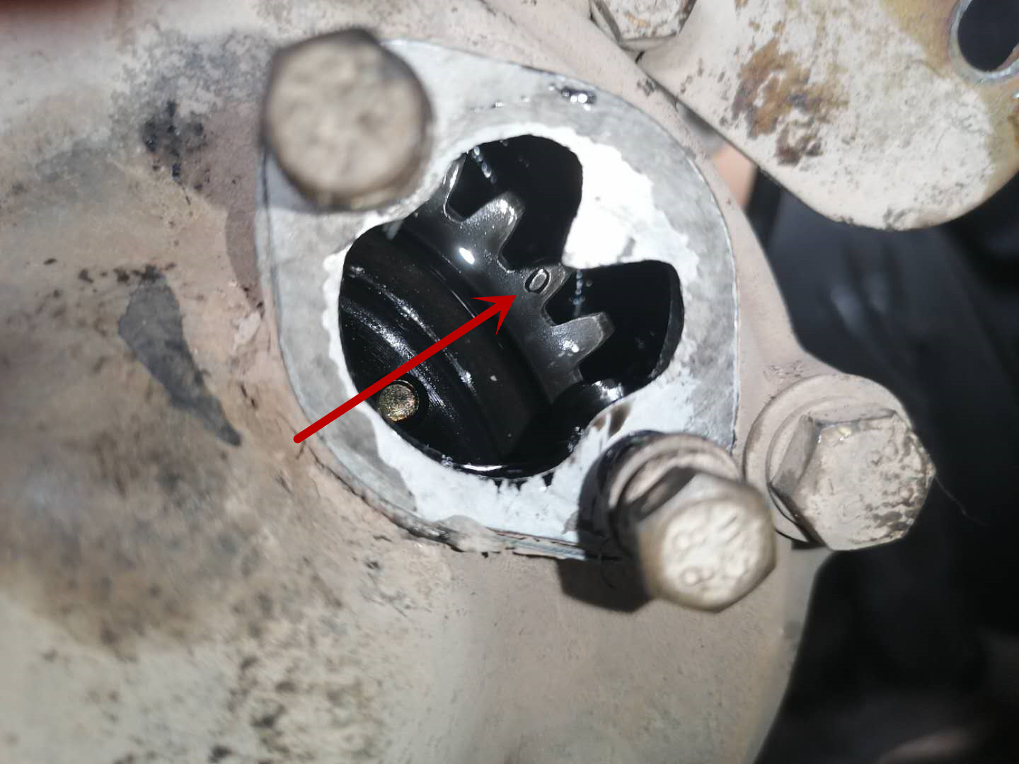 发动机冒白烟蓝烟烧机油,尾气大量冒蓝烟要不要大修发动机