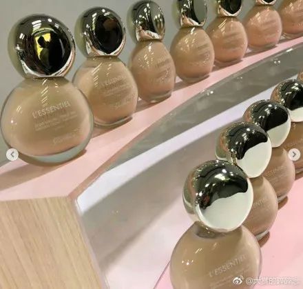 鍏拌敾鍜寉sl浠ュ強杩ゥ,鍏拌敾ysl鑳¤悵鍗滆壊