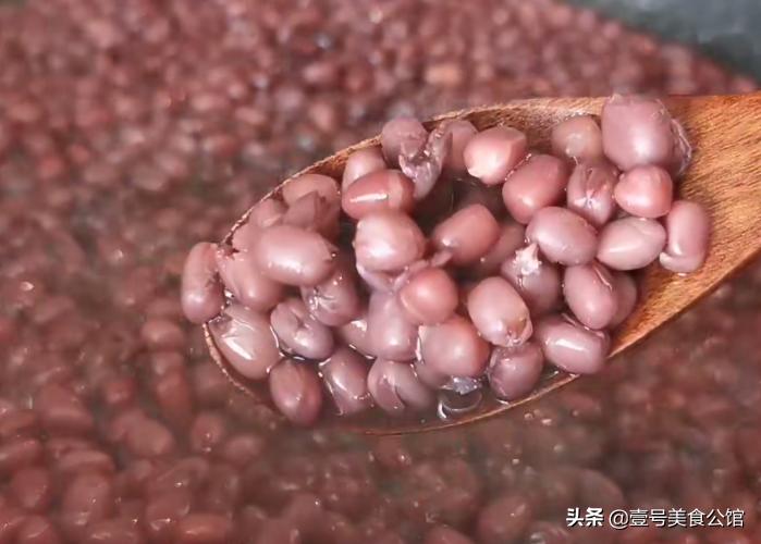 吃一辈子都不腻的红豆糯米凉糕,凉的红豆糕怎么吃好吃