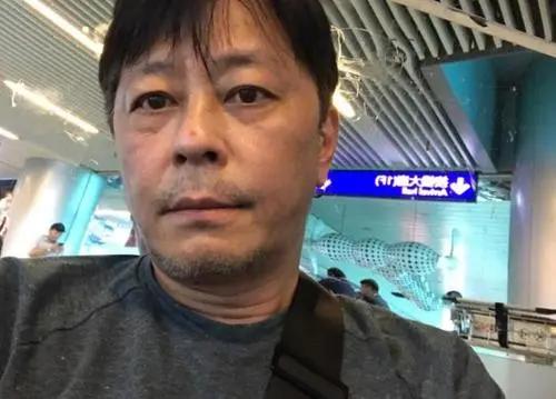 王杰被毒哑事件自导自演,歌手王杰被什么人毒哑的