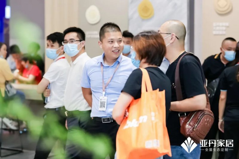 亚丹家居全屋整装怎么样,亚丹衣柜用的哪个厂家的板材