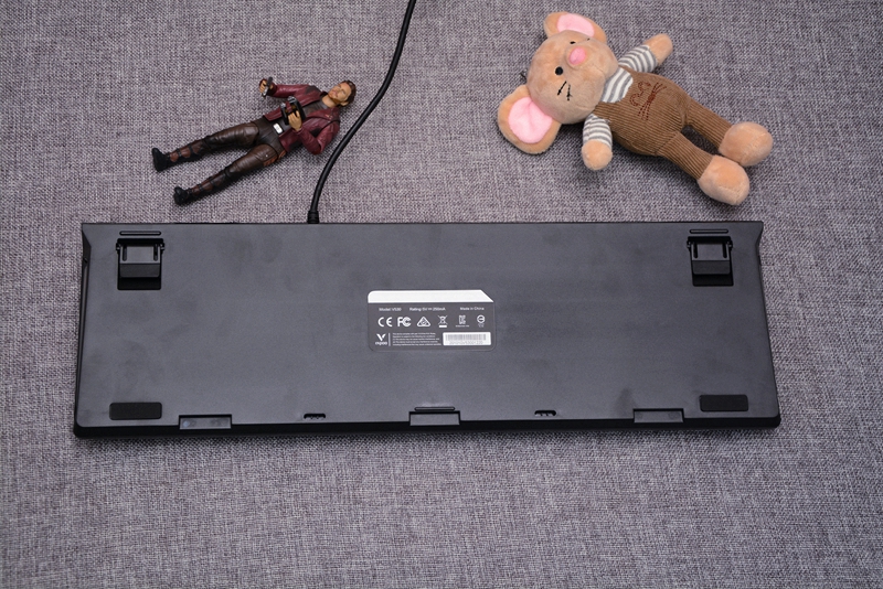 雷柏悬浮式青轴朋克机械键盘,雷柏1000元机械键盘推荐