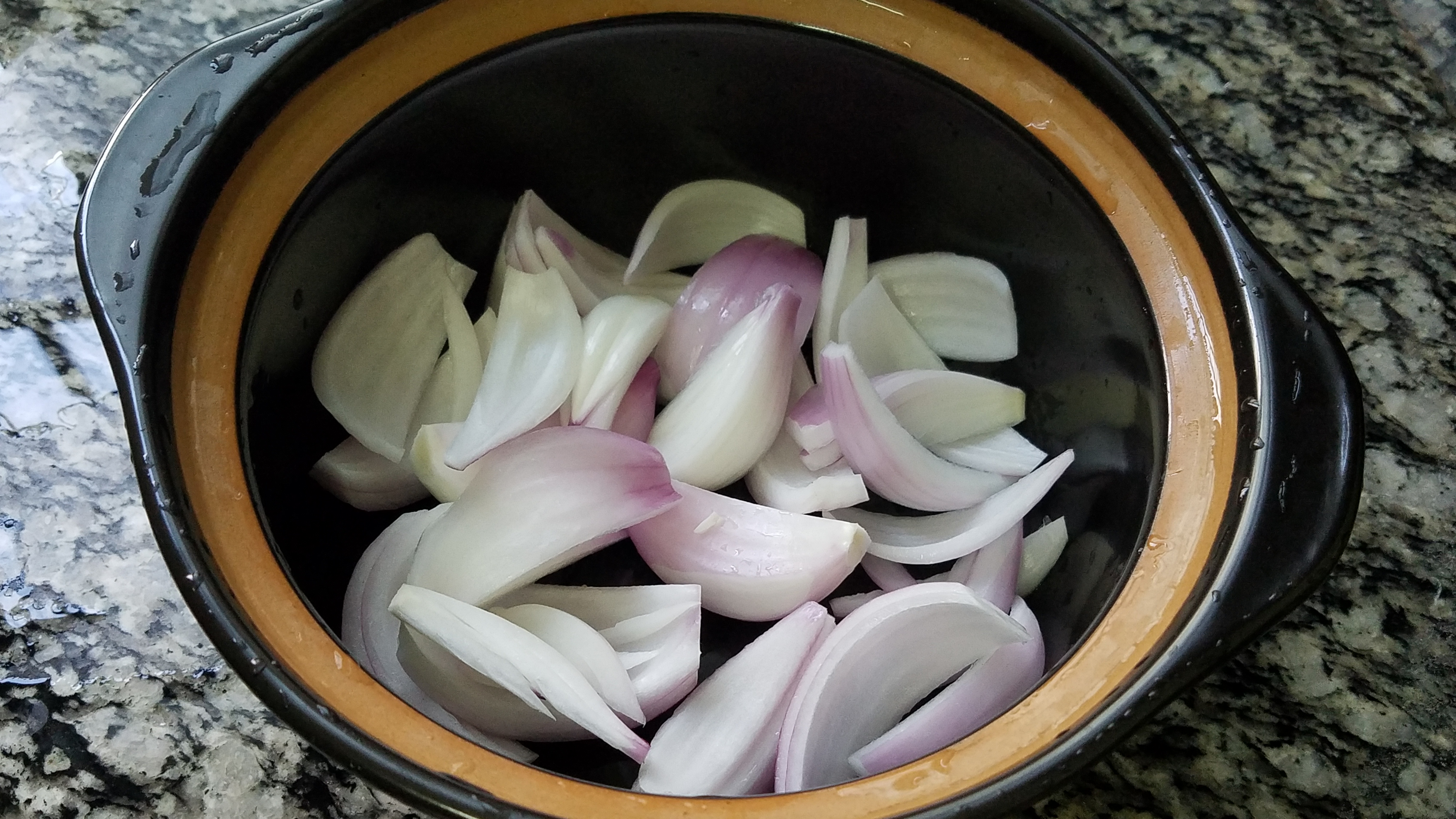 香喷喷的烤鸡奥尔良鸡翅,在家也能做香喷喷的鸡翅包饭