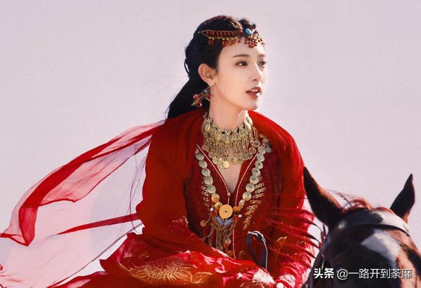 知名主播转行,29岁凭一部电视剧走红,她的成功靠的是什么?