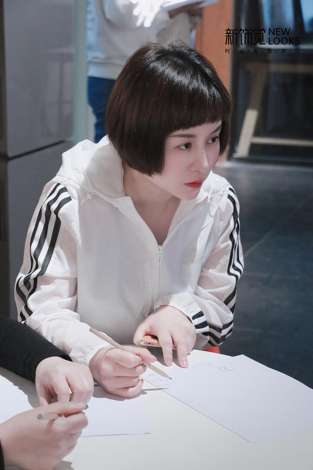 陈列衣服怎样陈列出高级感女装,高级服装陈列技巧