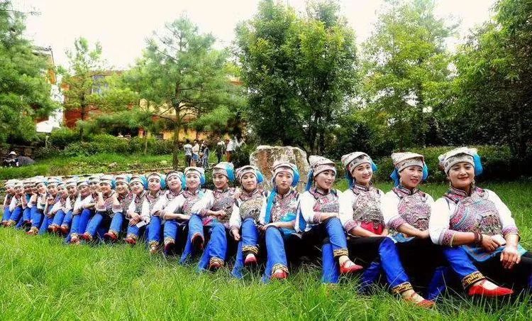 阿哲歌舞《绣嫁妆》赏析