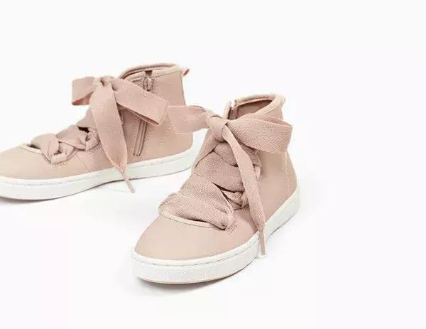 阿迪耐克推荐童鞋,阿迪和耐克哪个儿童鞋比较好一点