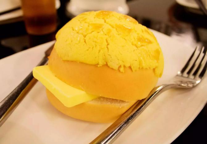 经典港式菠萝油挺肥挺香的 (港式菠萝油正宗做法)