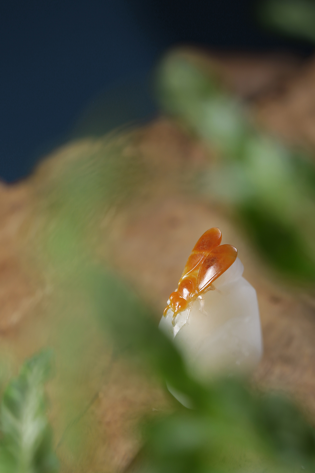 孤品和田玉雕,和田玉雕刻小蜜蜂