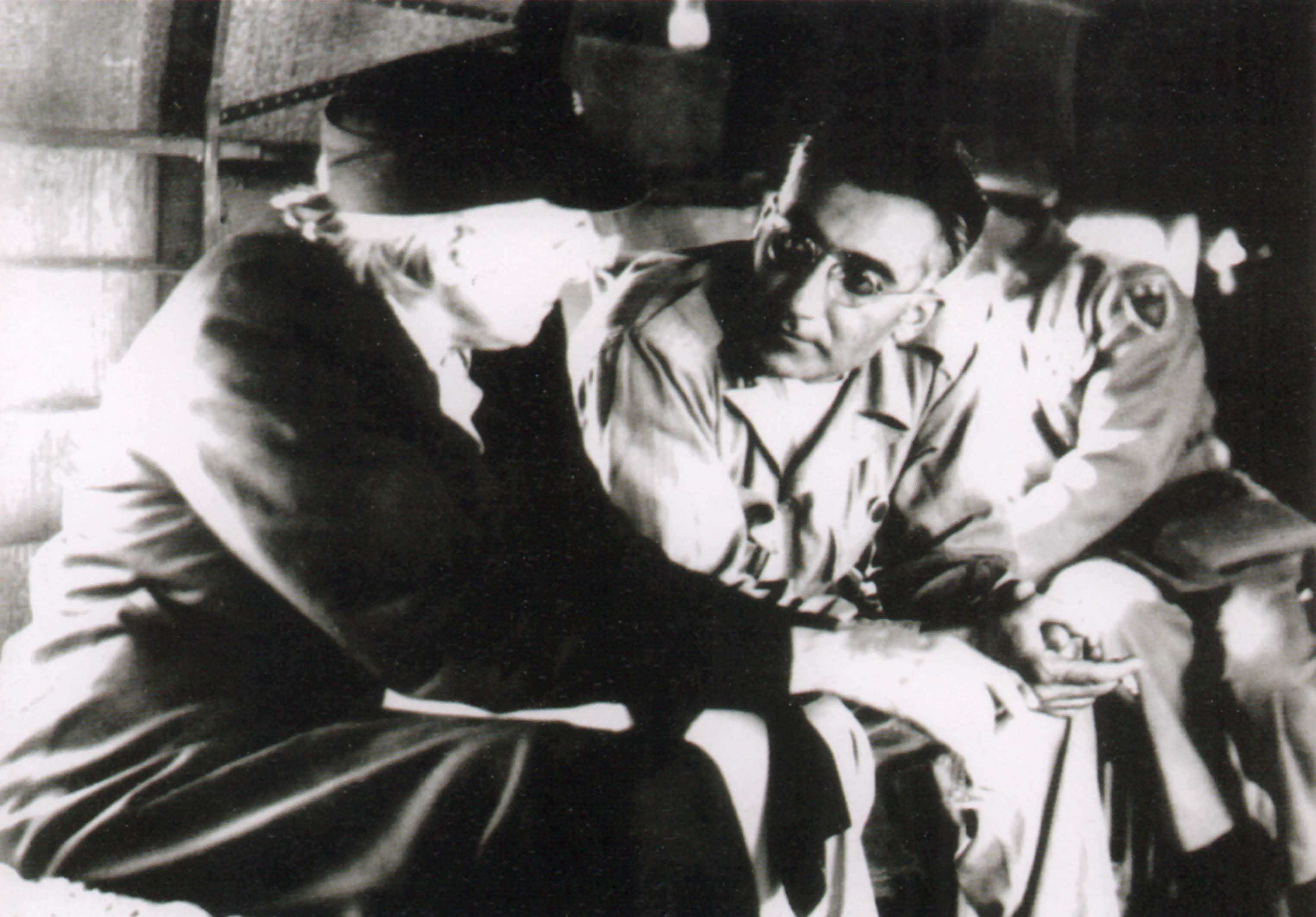 你知道吗？伟人毛*东泽**第一次谈“纸老虎”是在何时？