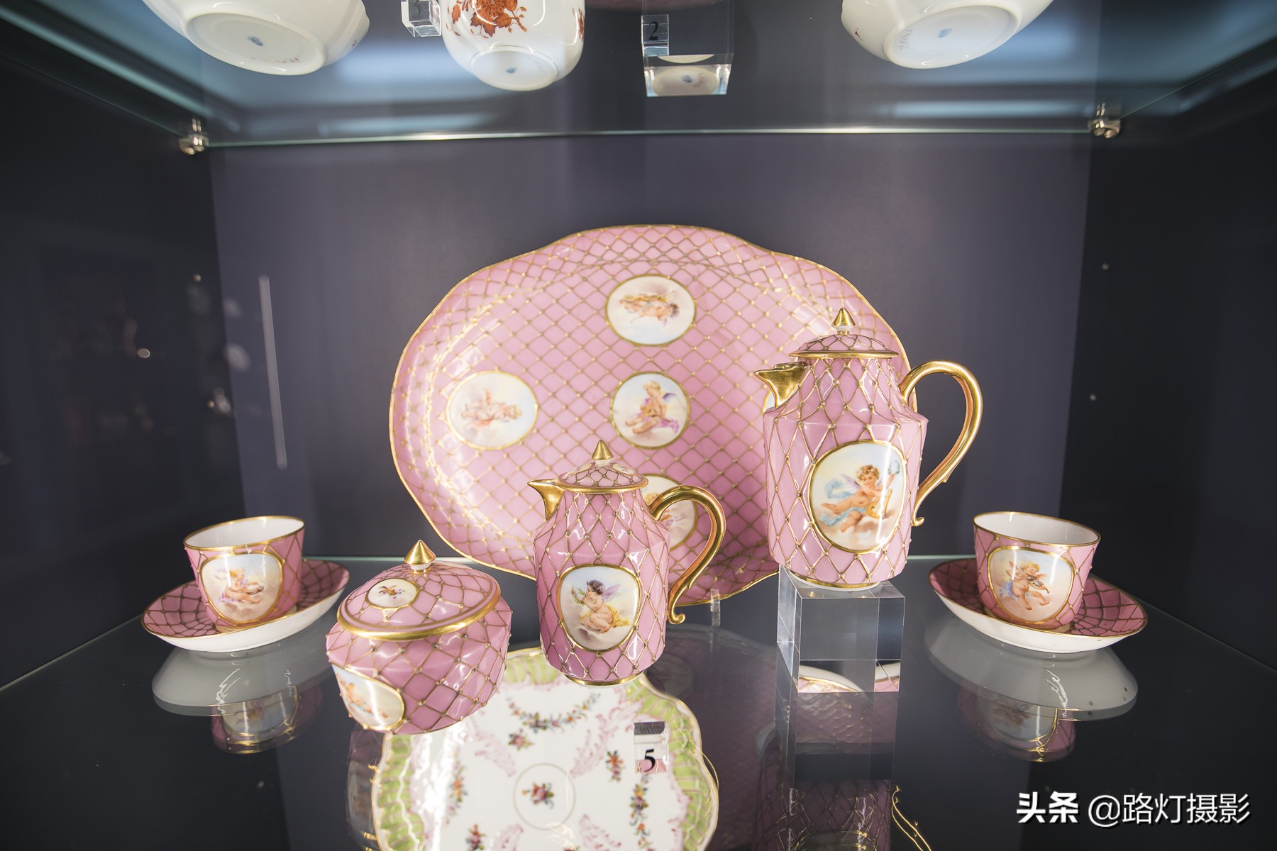 和赫伦齐名的匈牙利瓷器,匈牙利赫伦女王纪念瓷器精品欣赏