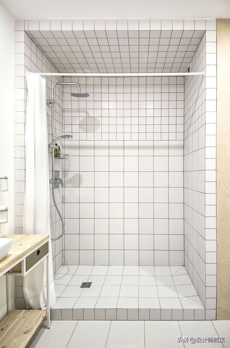 老年人雨天滑倒怎么办,爸妈年纪大了洗澡特别担心滑倒