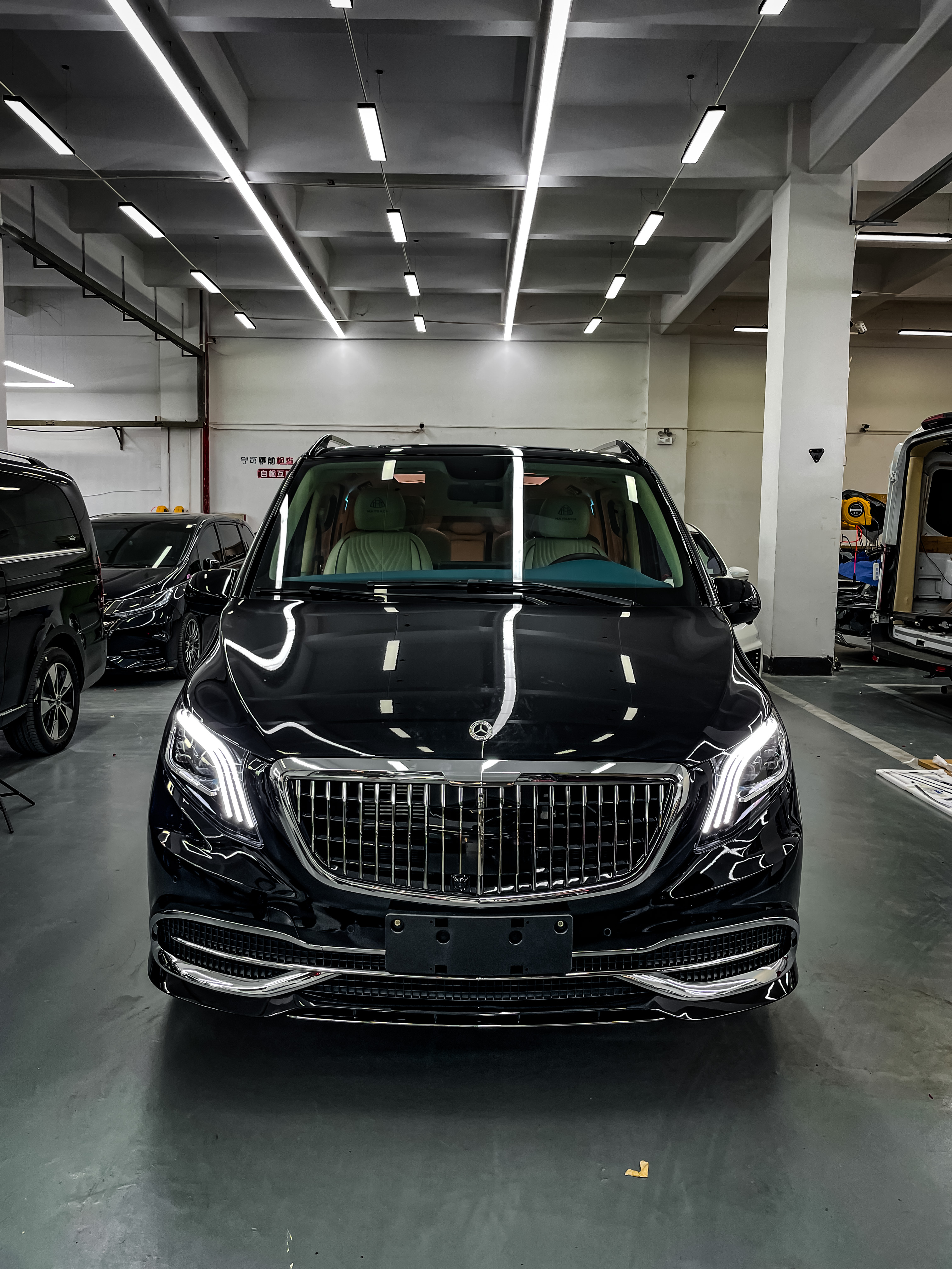 奔驰威霆改迈巴赫顶灯,沈阳威霆改装迈巴赫顶灯