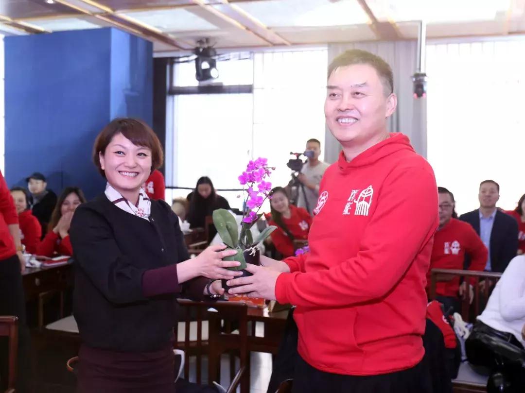 携手共进合作共赢开头结尾,携手共赢最后结局