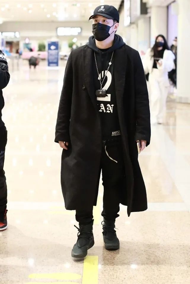 潘玮柏同款着迷粉色外套,潘玮柏大衣