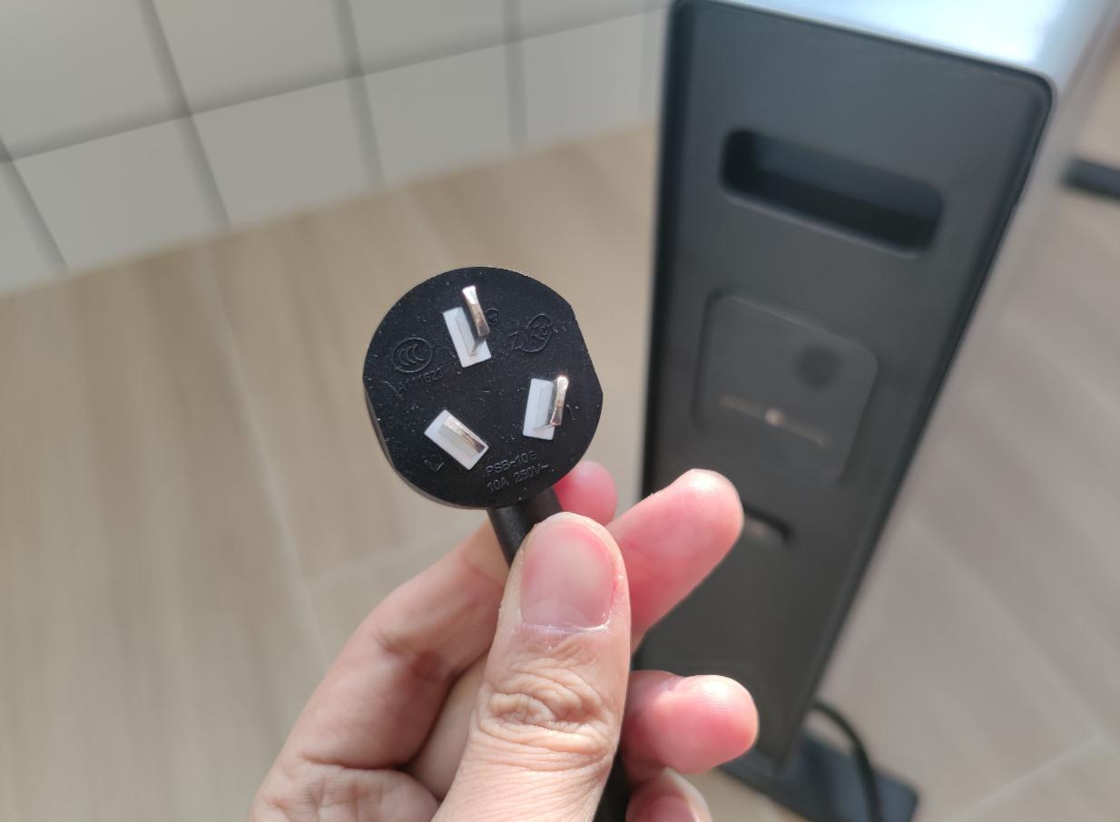 小太阳取暖器能引起火灾吗,小太阳取暖器烧掉