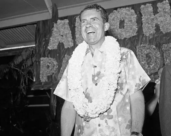 夏威夷衬衫搭配夏日,夏威夷衬衫夏日风