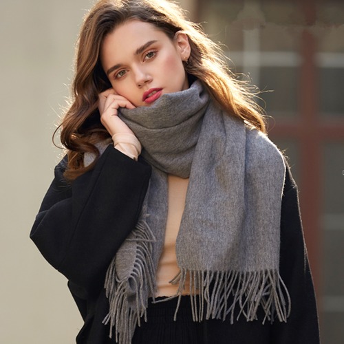 街拍围巾的摆法,街拍长围巾搭法