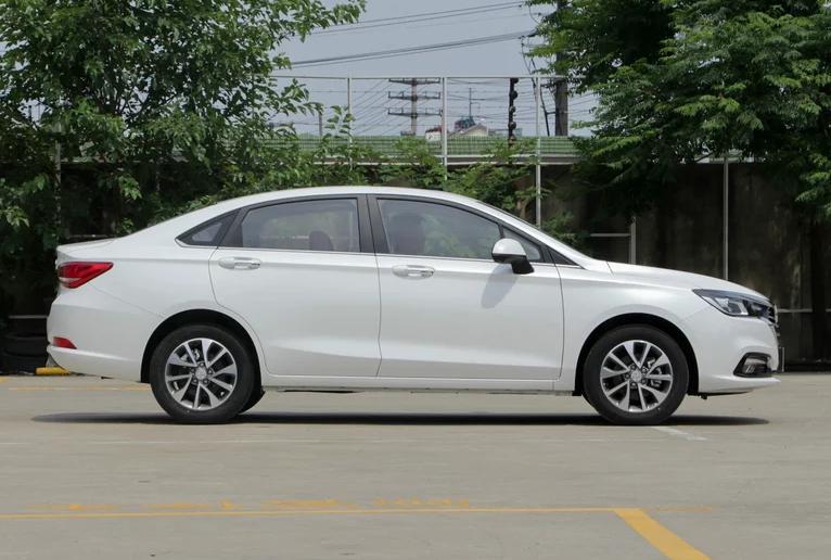 新手买车选什么车型,新手买车买什么二手车好