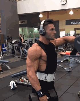 哑铃肩部怎么练宽最快出效果,如何在家哑铃锻炼肩部动作详解