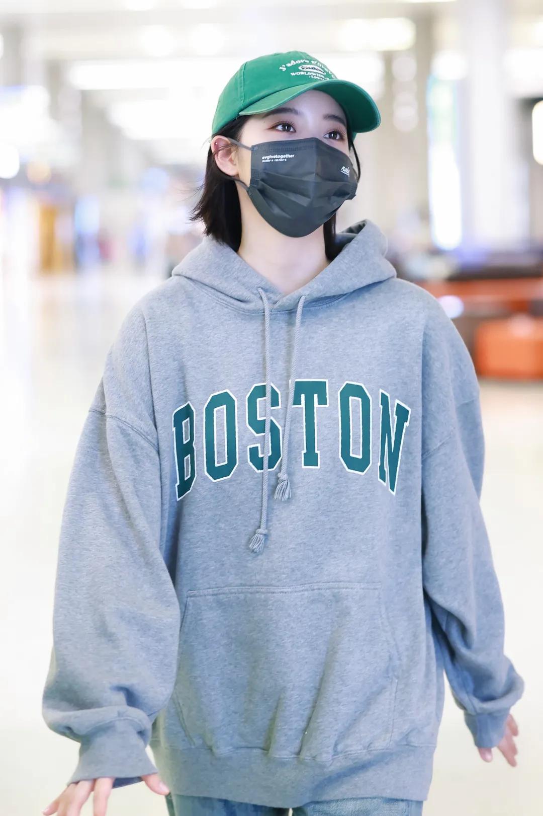 入秋必备的卫衣,入秋必备10款卫衣