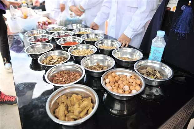 “本草趣生活”广安门医院传统中药手作课系列体验活动