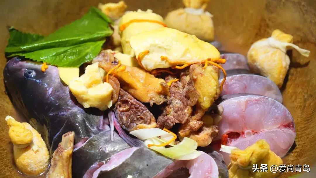 石锅鱼味美汤鲜,云南草帽蒸汽石锅鱼做法