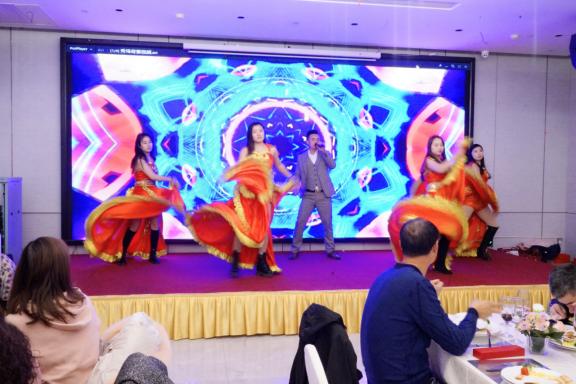 共享美衣:服装界“华为”登陆襄阳,云上衣橱走进万家