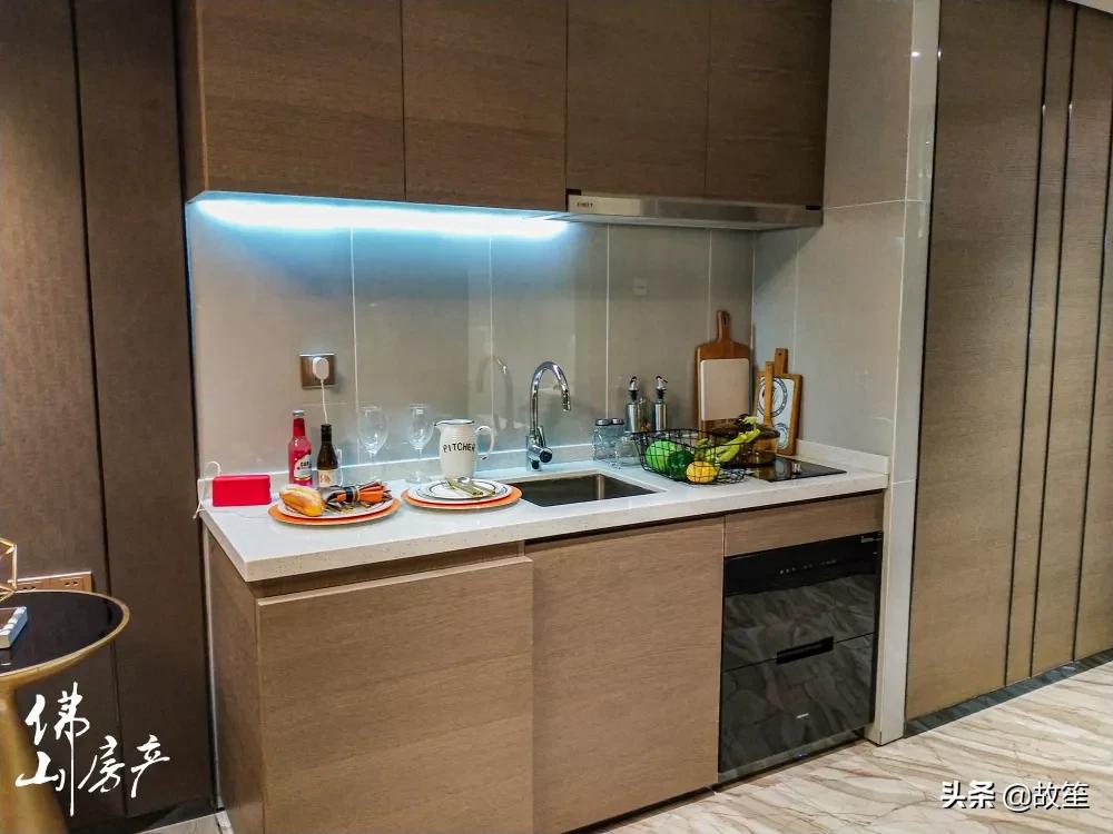 可明火,产权少10年!两盘相隔500米,价差3-4千,你选谁?