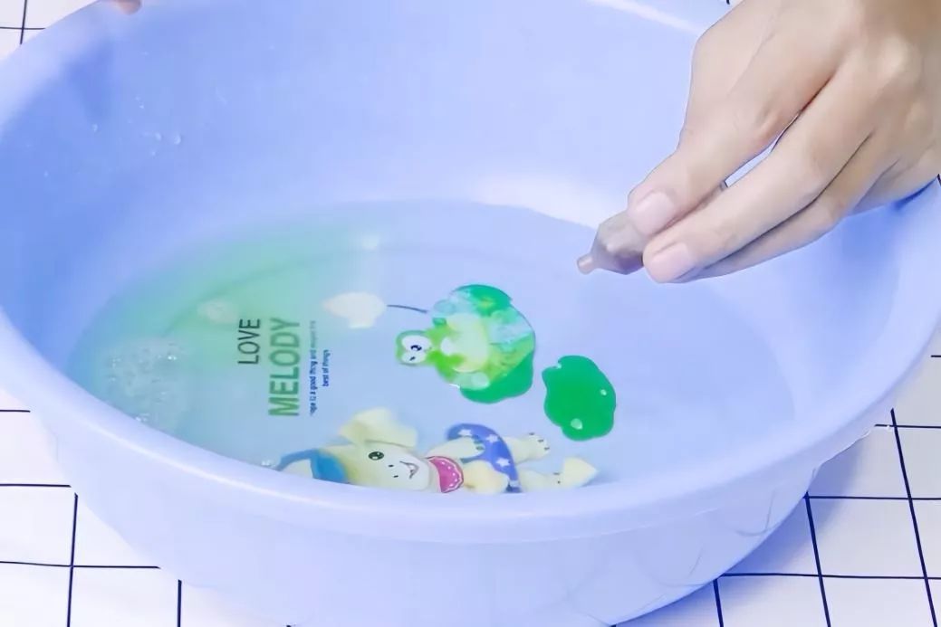 夏天出了很多痱子用藿香正气水,夏天食欲不好藿香正气水有用吗