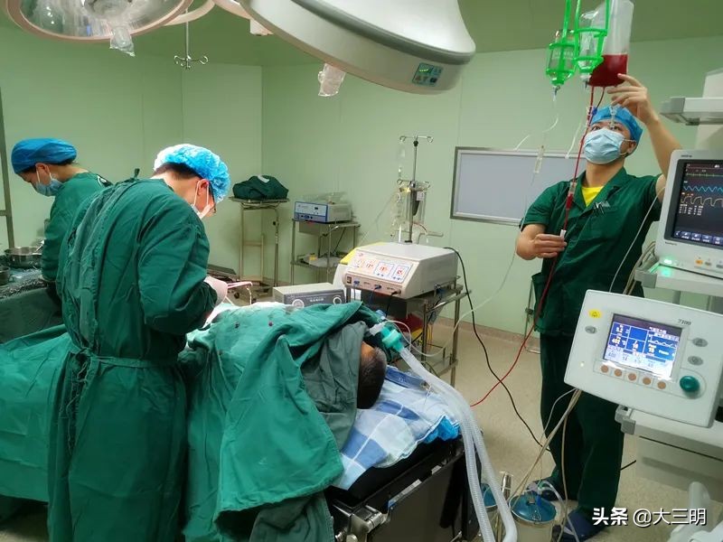 救命神器之除颤仪,全国第一例自体血液回输