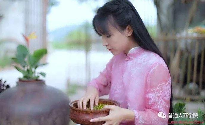 国外版的李子柒男的,日本版李子柒vs中国版李子柒