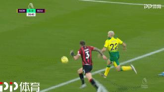 看呆了！英超险重演世界杯超经典戏码后卫逆天神扑只换荒诞结局