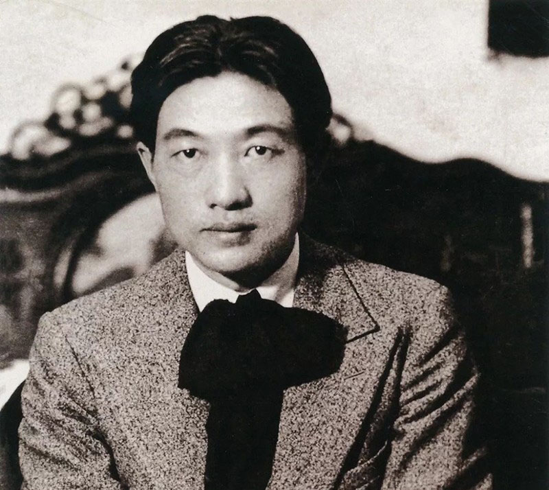 启功徐悲鸿纪念馆题字,启功和郭沫若题写荣宝斋谁写得好