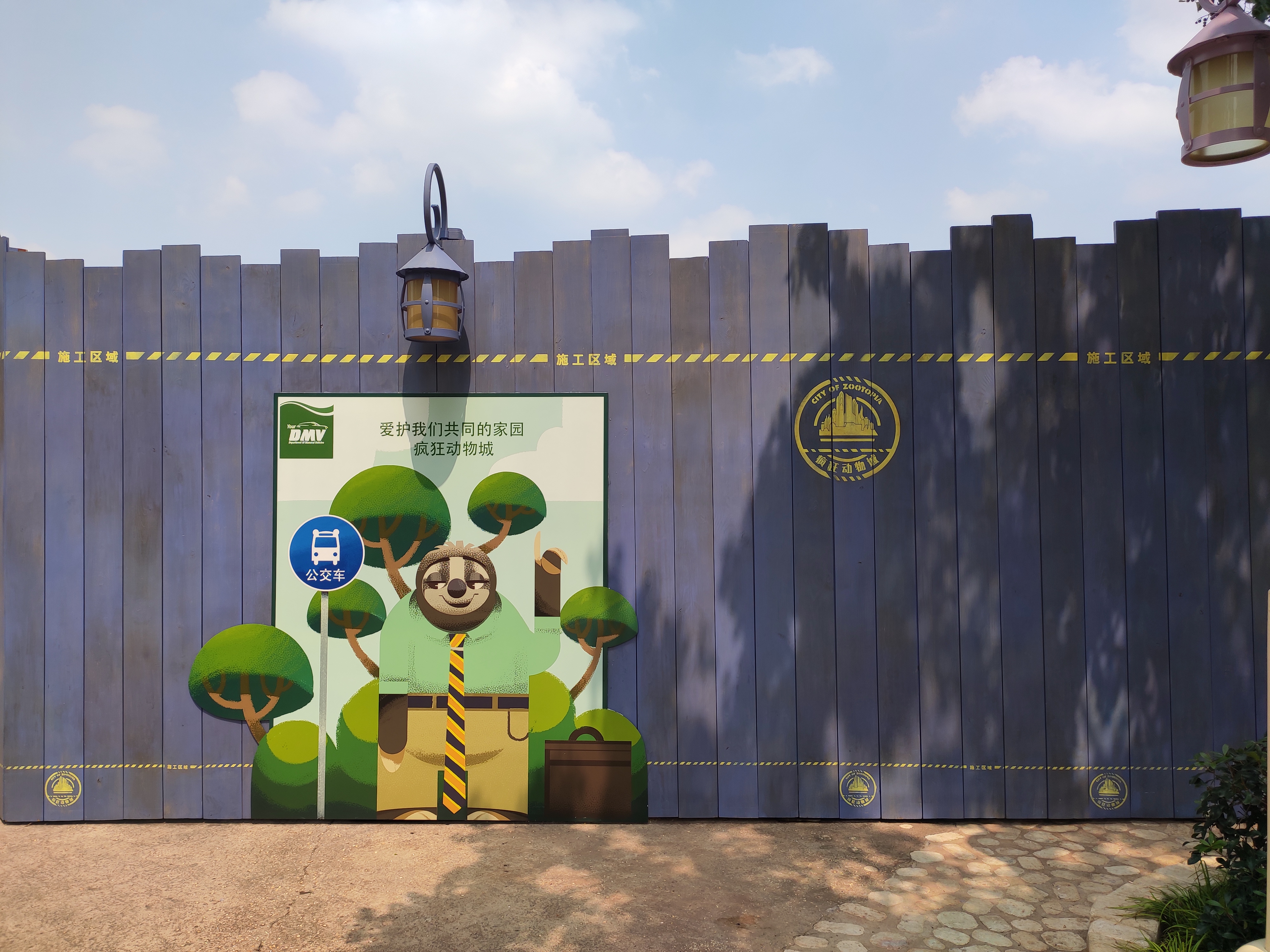 上海迪士尼一大一小旅游攻略,上海迪士尼吃住攻略讲解