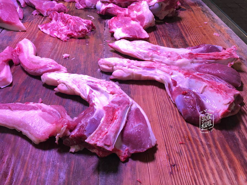 月子炖猪蹄花生米,花生米炖腐竹猪蹄