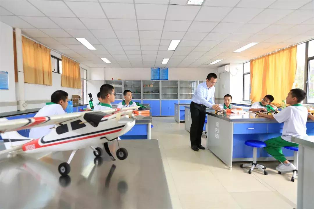 香江中学国际部预备班,香江中学国际部双轨班