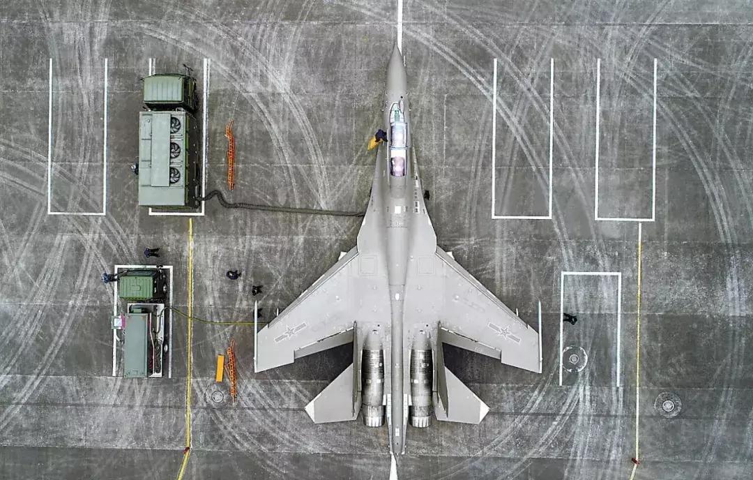 歼16战斗轰炸机,歼16轰炸机