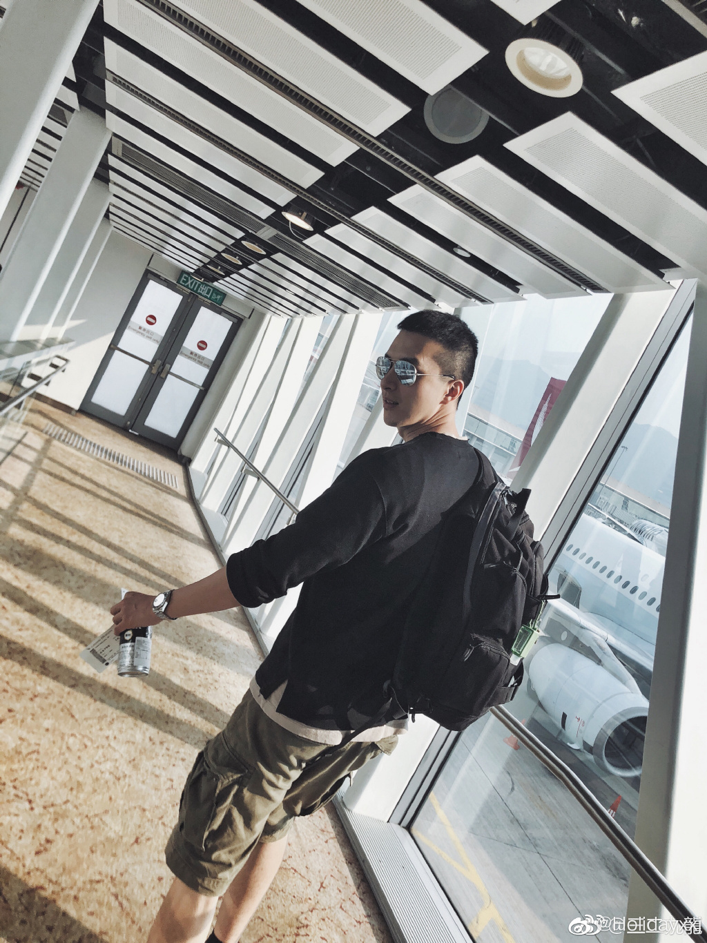 学识加成美得自然真实！温大老师像吴彦祖张震，思政老师撞脸Lisa