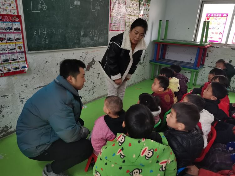 与公益同行与爱同在,与公益同行让爱多一点