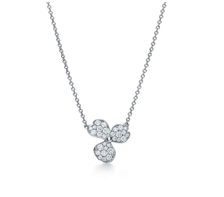 职场女性怎么佩戴首饰最显高级,职场怎么佩戴大牌首饰呢