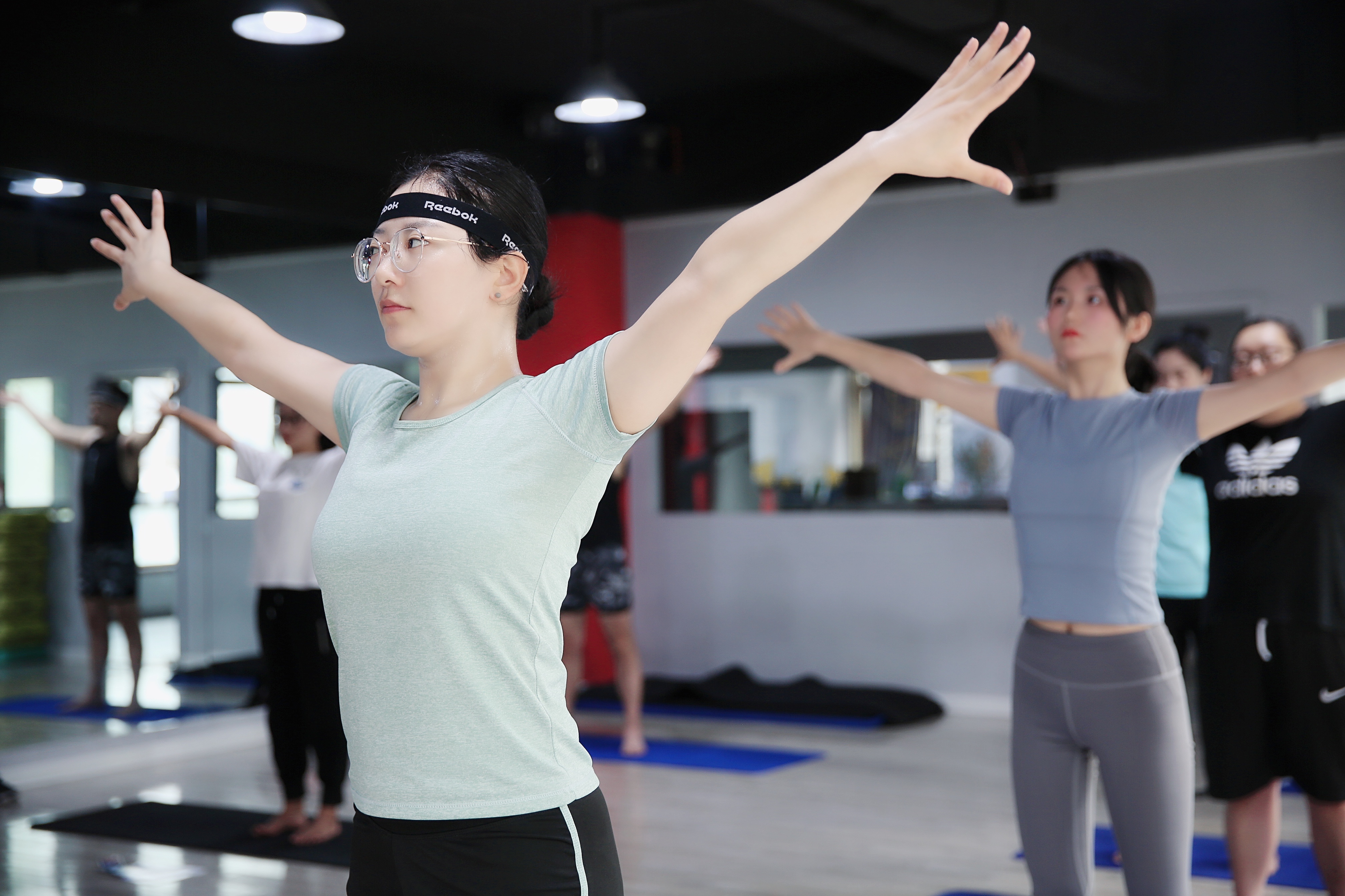 健身教练为什么有年龄限制,做健身教练具备什么条件