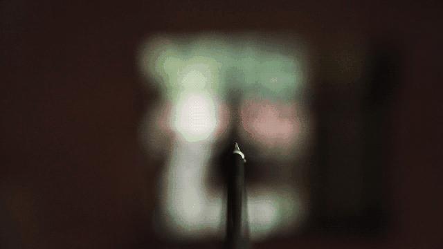 向对面出租屋射了一箭:80后妈妈王莹在城中村的实验艺术