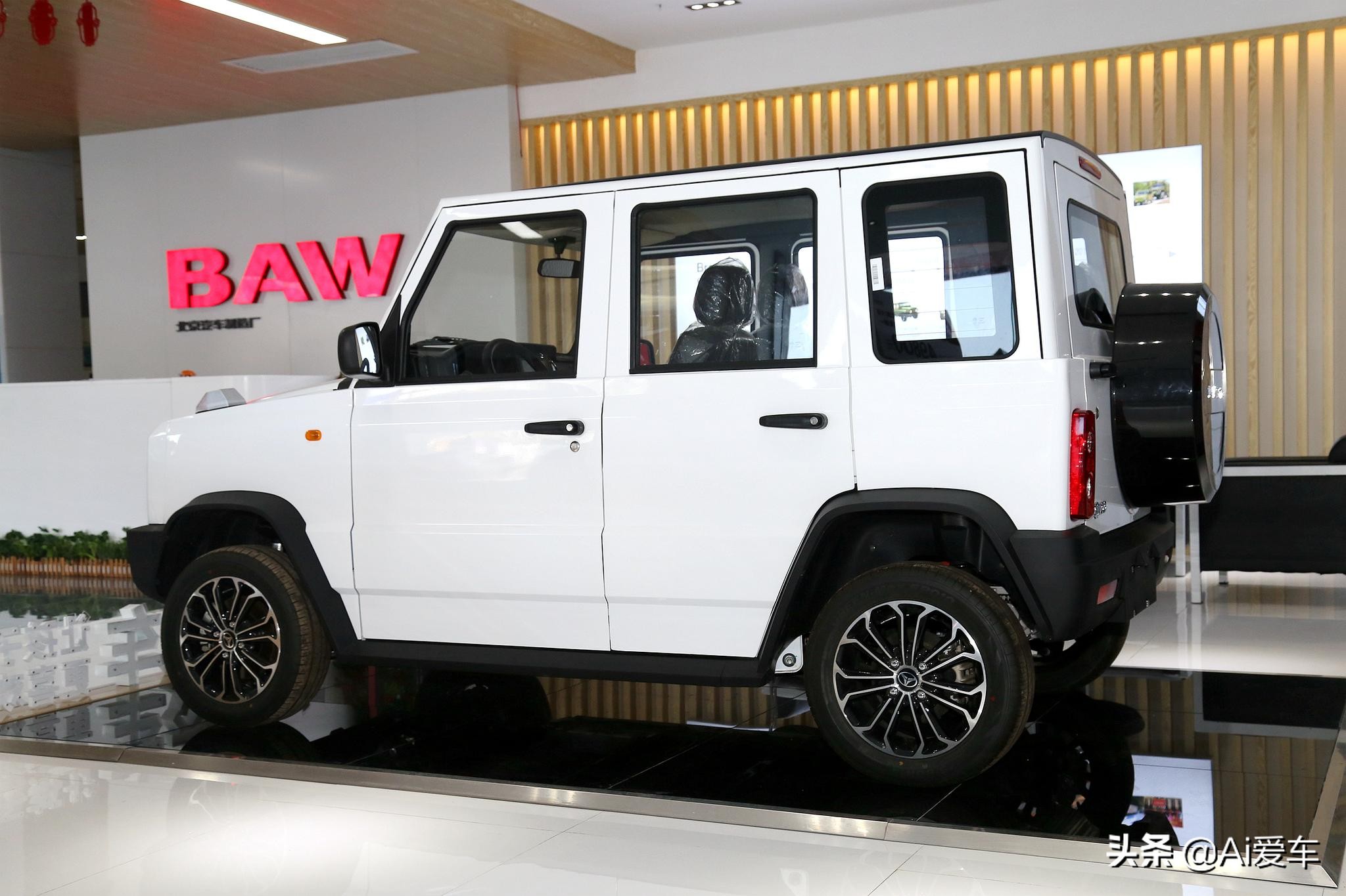 北汽新能源豹100价格,国产大g纯电动