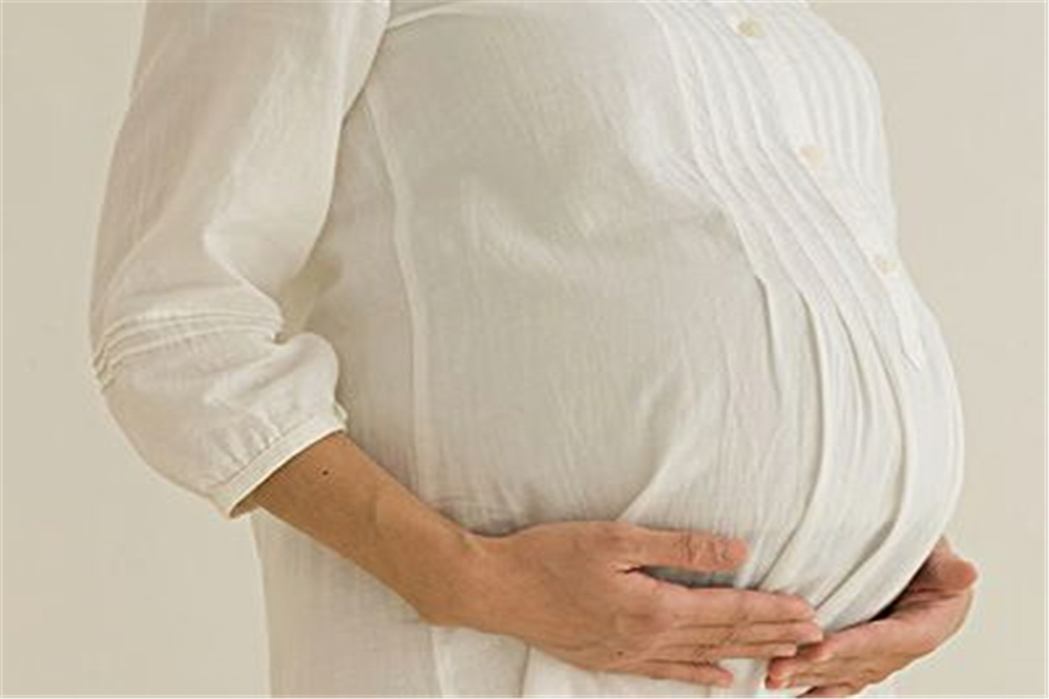 孕期腿水肿如何缓解,孕期水肿怎么只肿一条腿