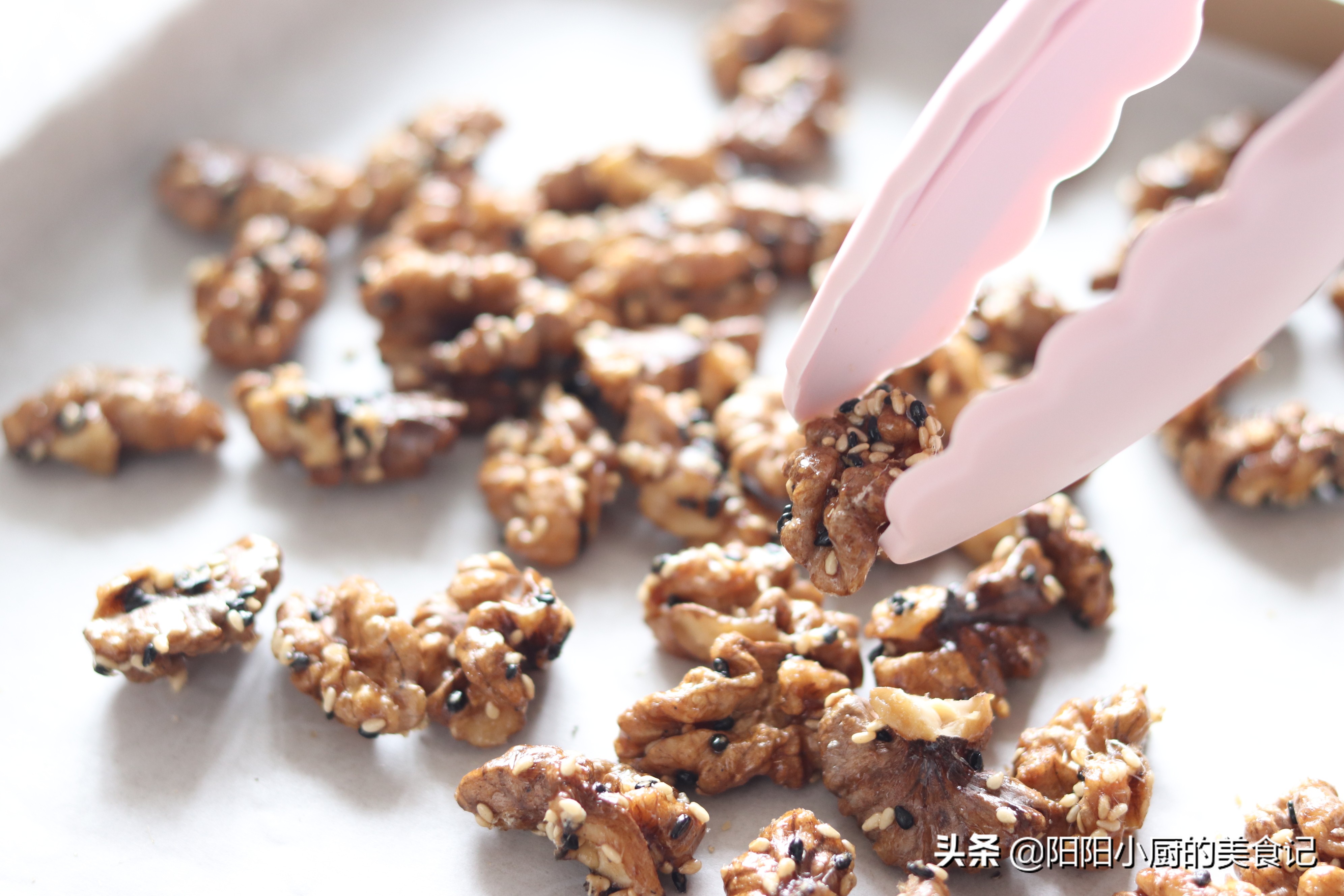 怎么做琥珀核桃酥脆不粘牙,空气炸锅做琥珀核桃怎么样不粘牙