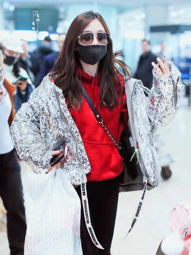 吴宣仪私服外套穿搭,吴宣仪时尚穿戴不落俗